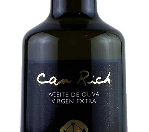 Ein Muss in jeder Küche: Kaltgepresstes Olivenöl von Ibiza