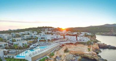 Vorzeigeprojekt “7Pines” auf Ibiza muss ohne seinen Mitbegründer in die neue Saison starten